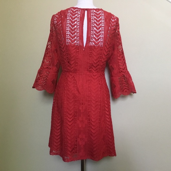 NWT $139 GIANNI BINI red lace flare sleeve dress 6 - Picture 5 of 8
